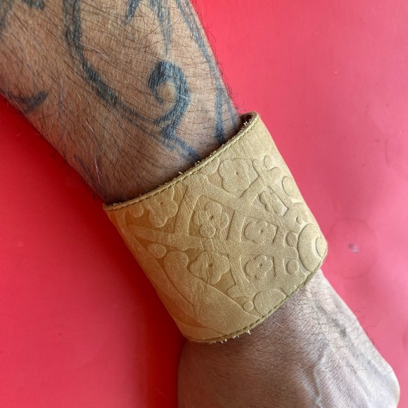 Hand Crafted Other - Vintage tooled leather cuff
